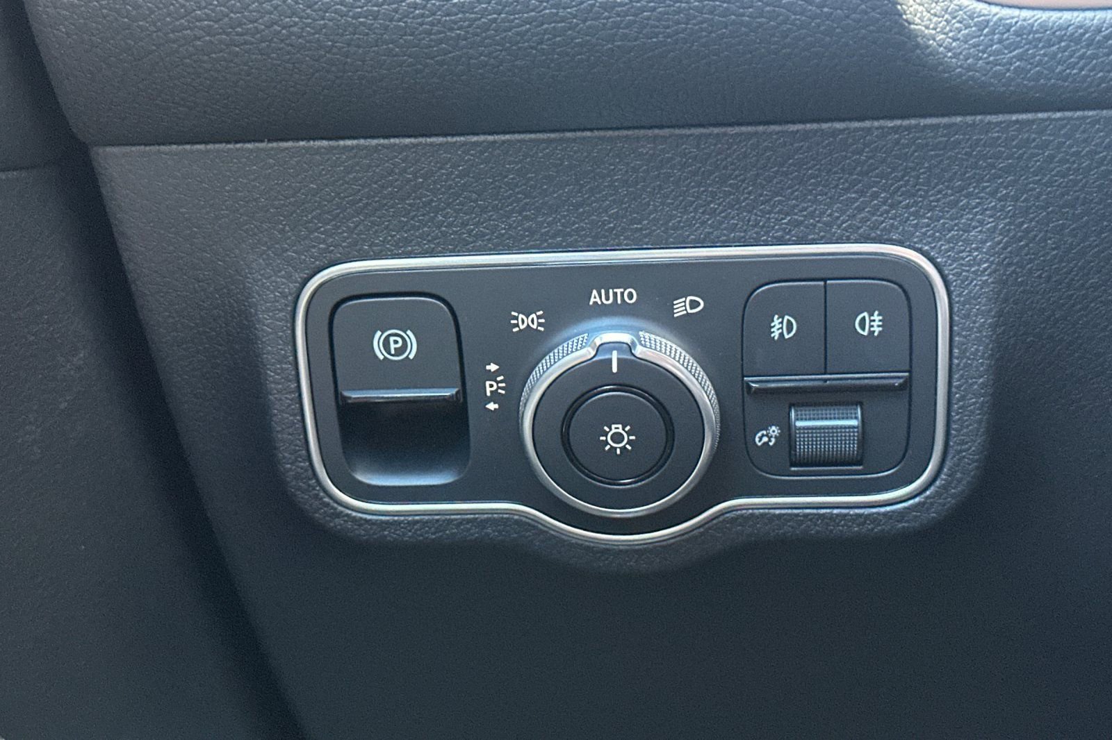 New 2026 Mercedes-Benz GLB 250 image 28