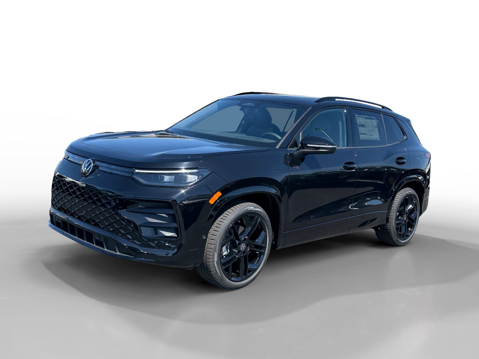 New 2026 Volkswagen Tiguan SE R-Line FWD image 1