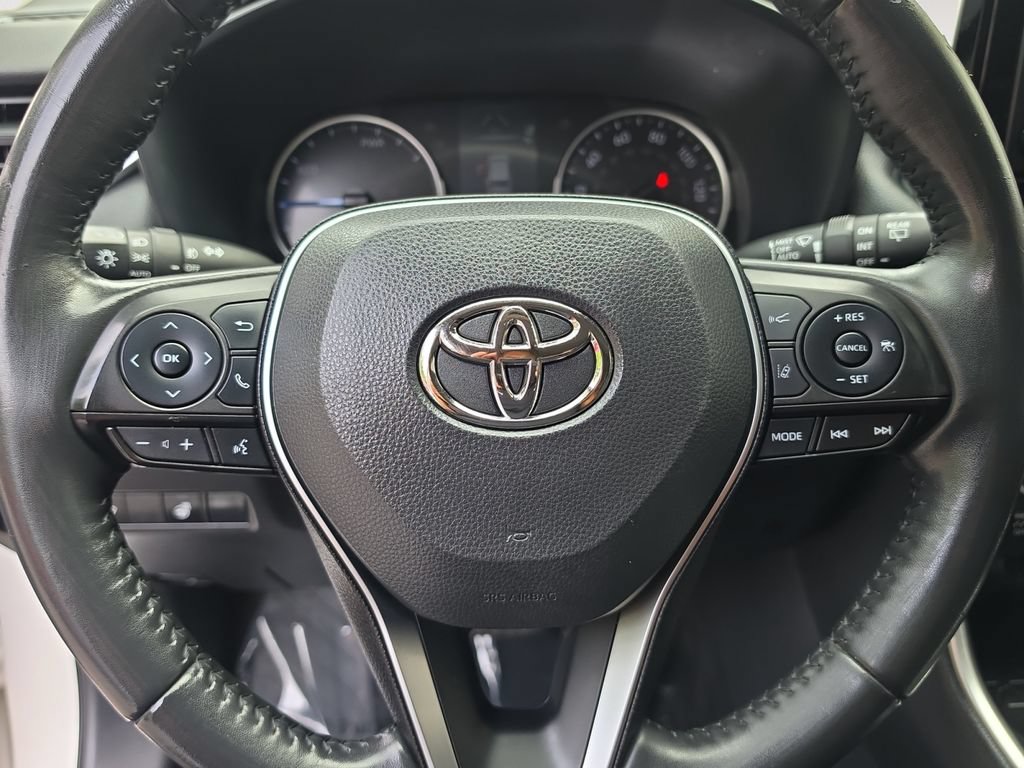 Used 2021 Toyota RAV4 XLE w/ XLE Grade Weather Package AWD/4WD image 12