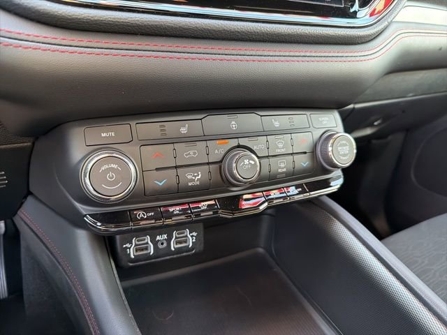 Used 2025 Dodge Durango GT image 18