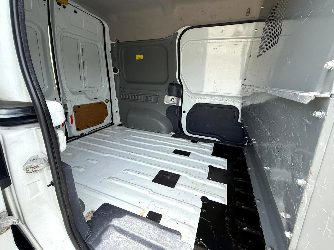 Used 2013 Ford Transit Connect XL image 23