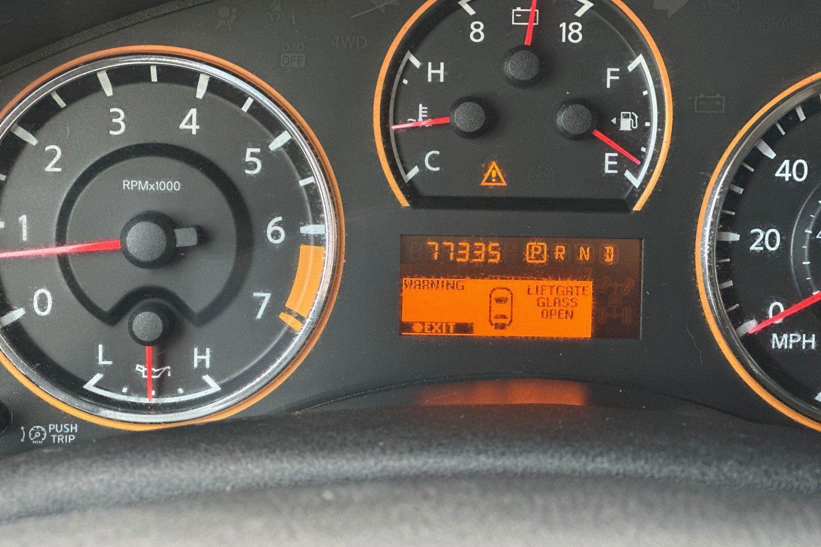 Used 2014 Nissan Armada SL image 30