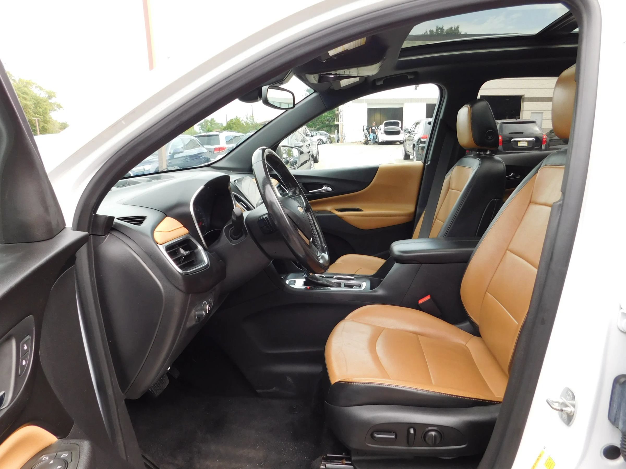 Used 2020 Chevrolet Equinox Premier FWD image 20