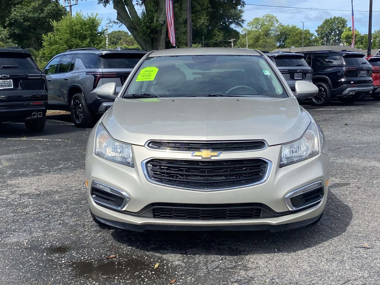 Used 2015 Chevrolet Cruze LT FWD image 2