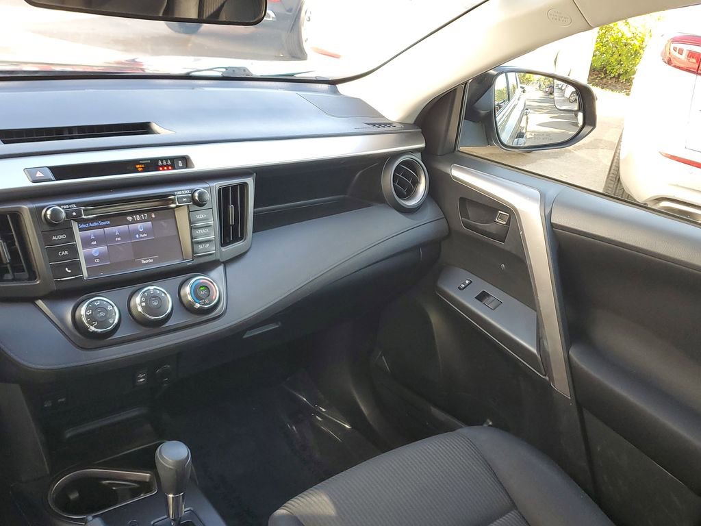 Used 2017 Toyota RAV4 LE image 20