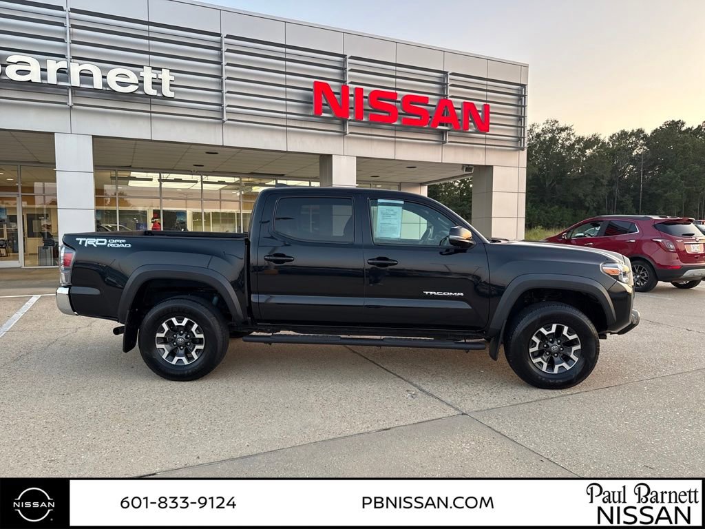 Used 2022 Toyota Tacoma TRD Off-Road image 10