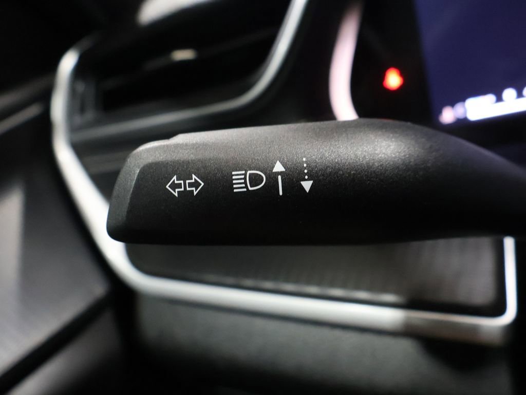 Used 2025 Jeep Grand Cherokee Laredo w/ Luxury Tech Group I image 33