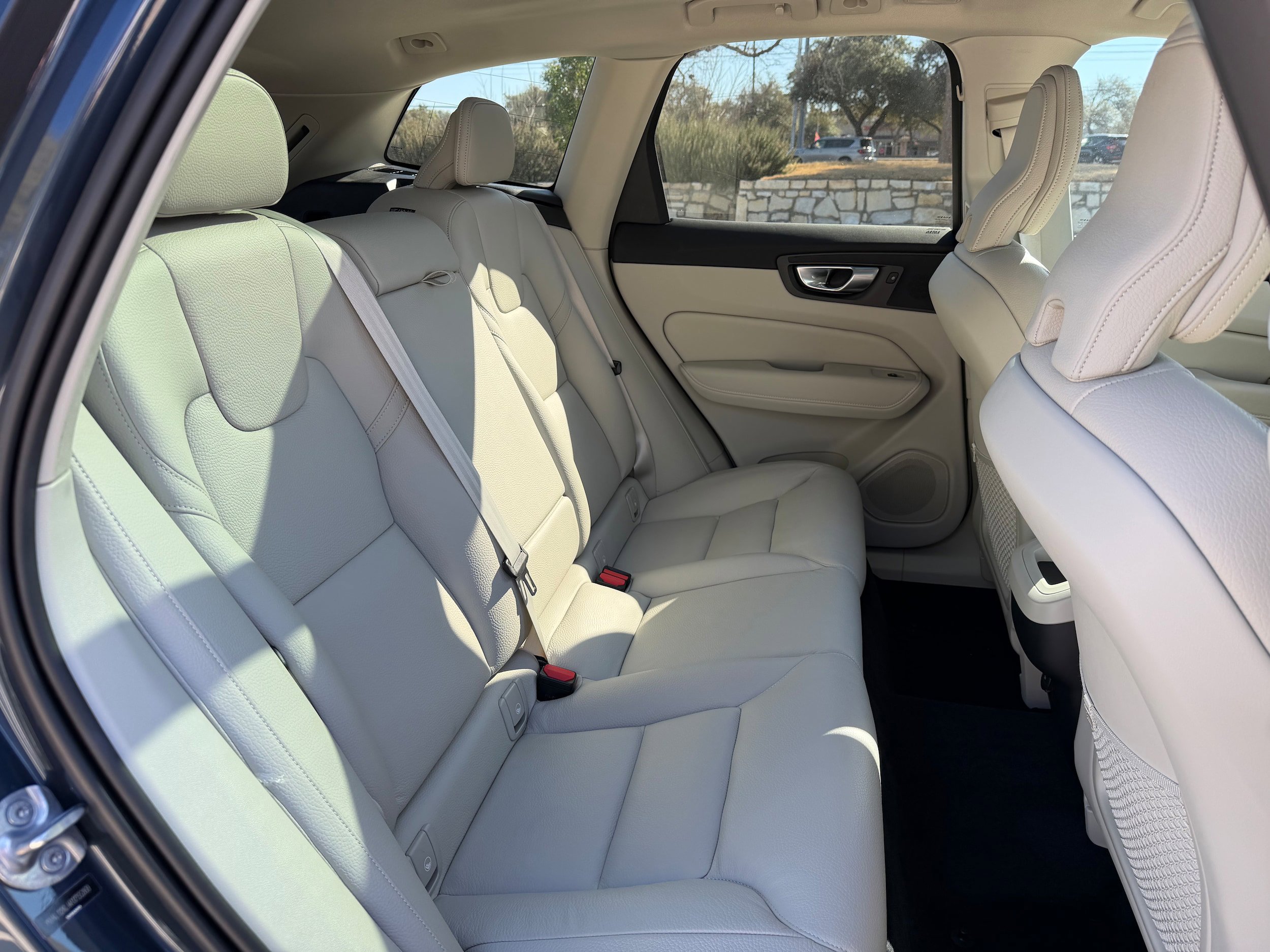Certified 2024 Volvo XC60 B5 Plus image 12