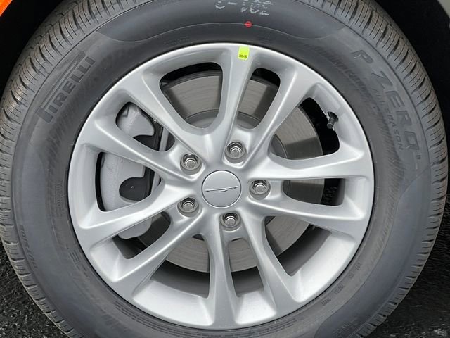 New 2027 Chrysler Pacifica Select AWD/4WD image 8