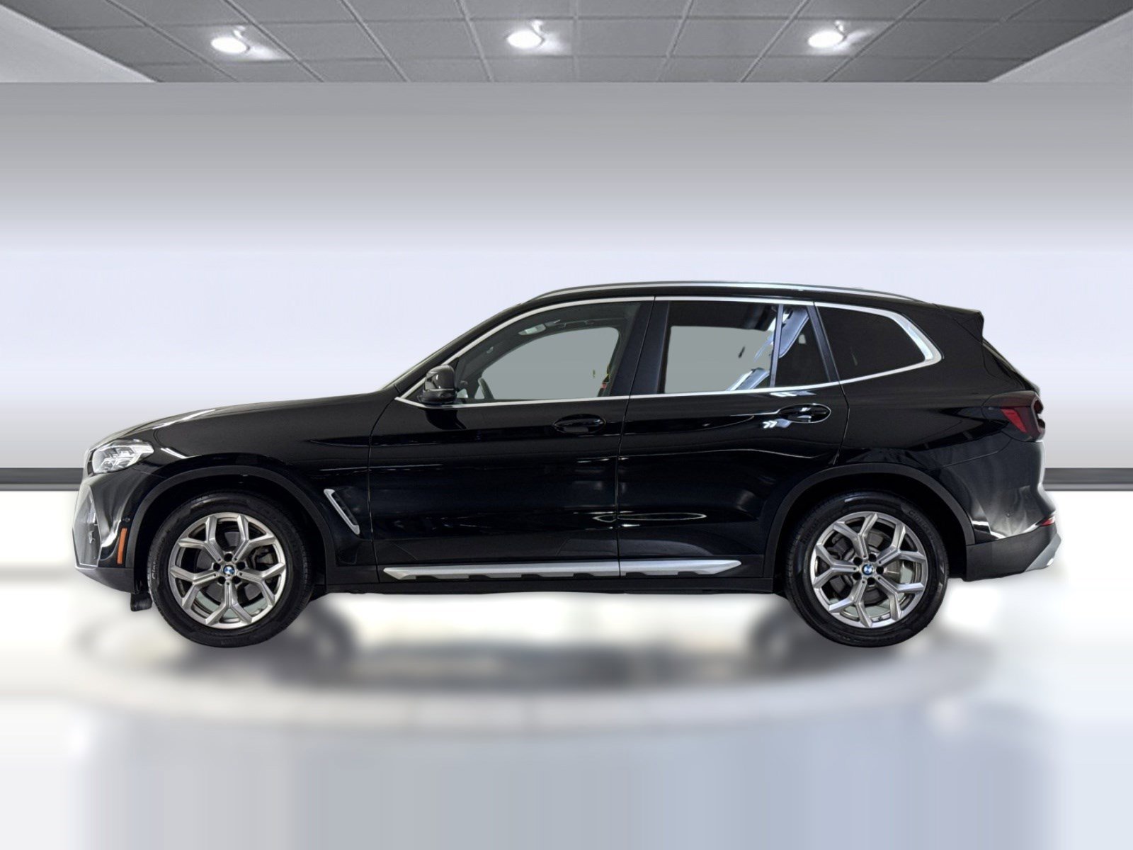 Used 2024 BMW X3 sDrive30i w/ Convenience Package w/ZPA RWD image 2