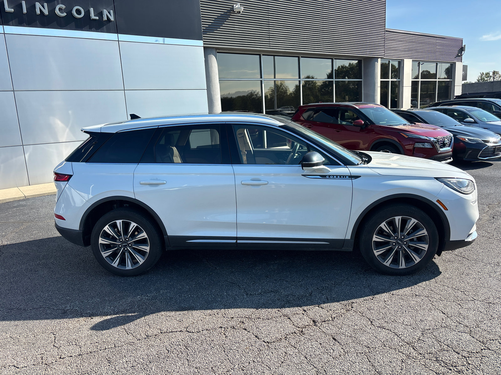 Used 2022 Lincoln Corsair Reserve FWD image 8