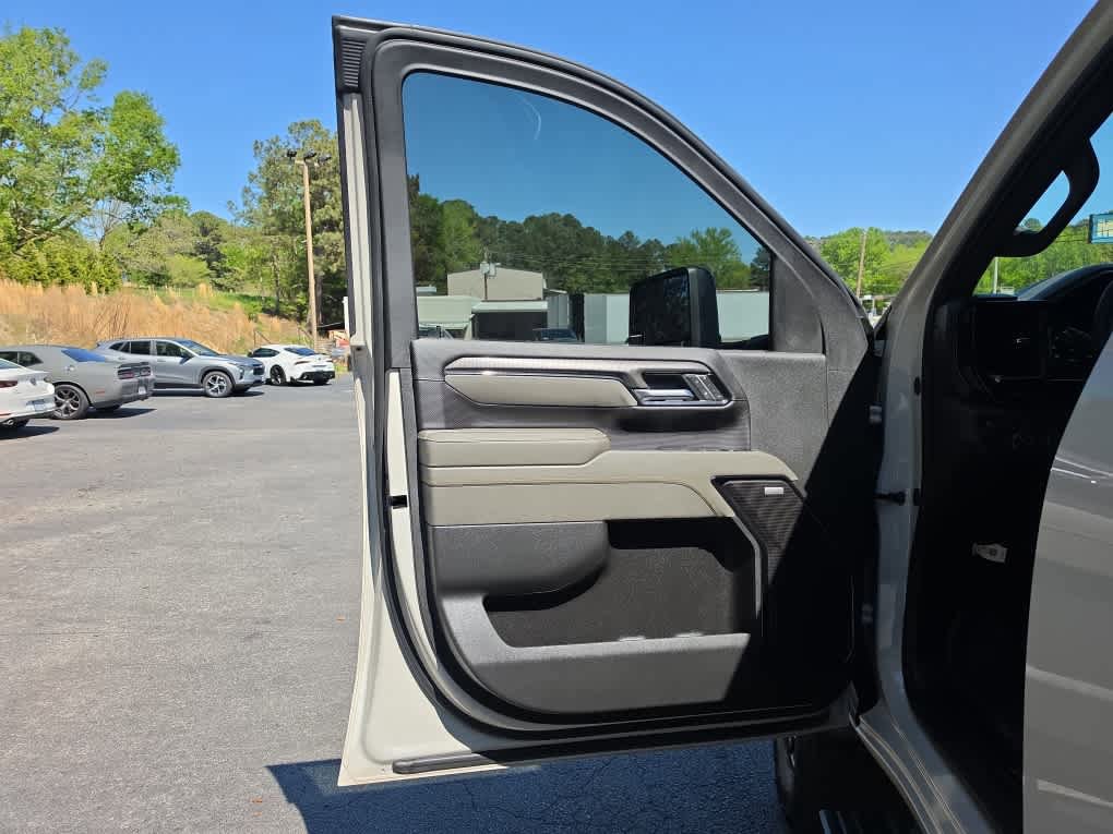 Used 2026 Chevrolet Silverado 2500 ZR2 w/ LPO, Dark Essentials Package image 18