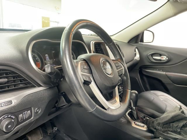 Used 2015 Jeep Cherokee Trailhawk w/ Comfort/Convenience Group image 14