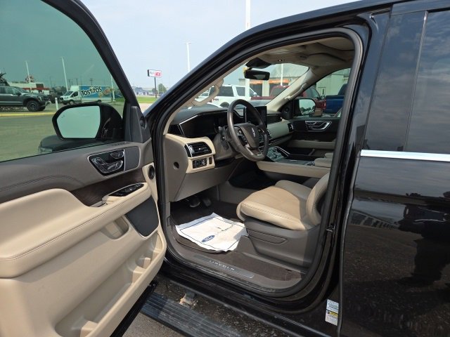 Used 2022 Lincoln Navigator L Reserve image 22