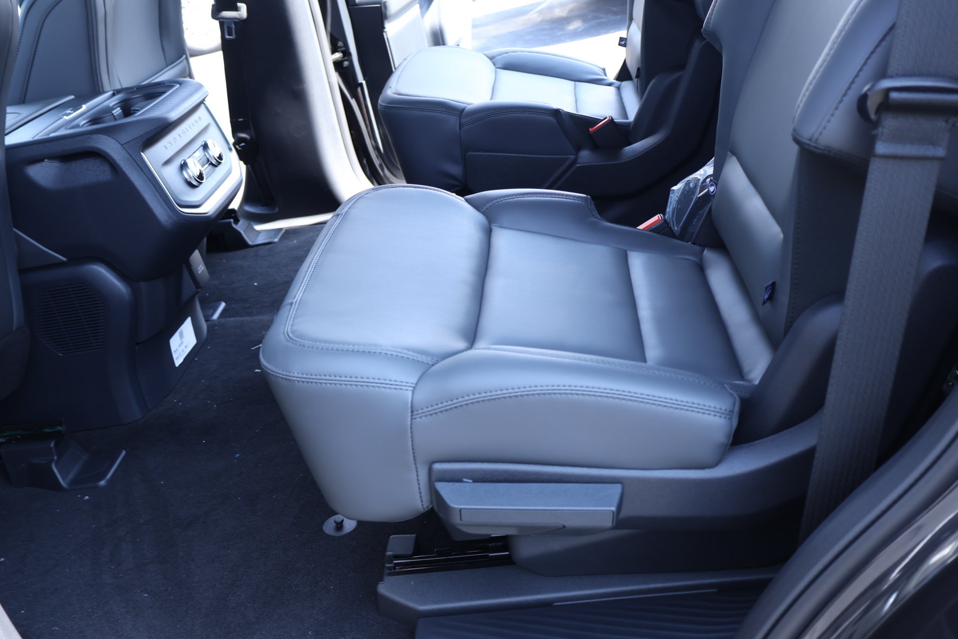 New 2027 Ford Expedition Active AWD/4WD image 13