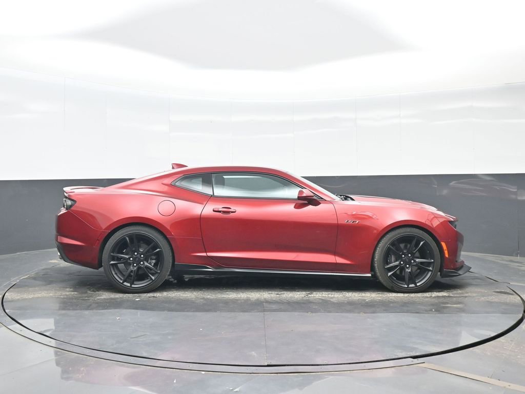 Used 2021 Chevrolet Camaro LT RWD image 7