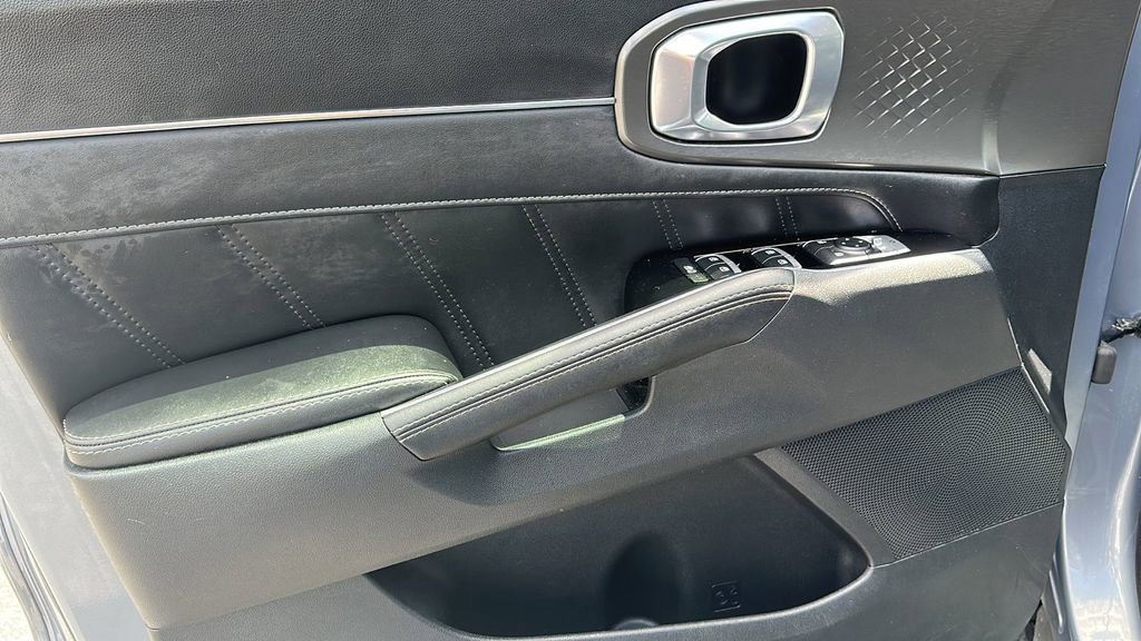 Used 2023 Kia Sorento SX image 13