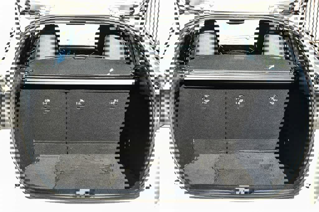 Used 2016 Toyota Prius Four Touring image 28