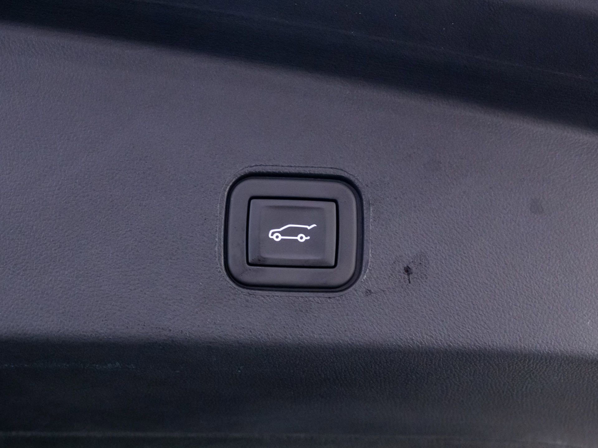 Certified 2025 Cadillac Lyriq Luxury w/ LPO, Floor Liner Package image 34