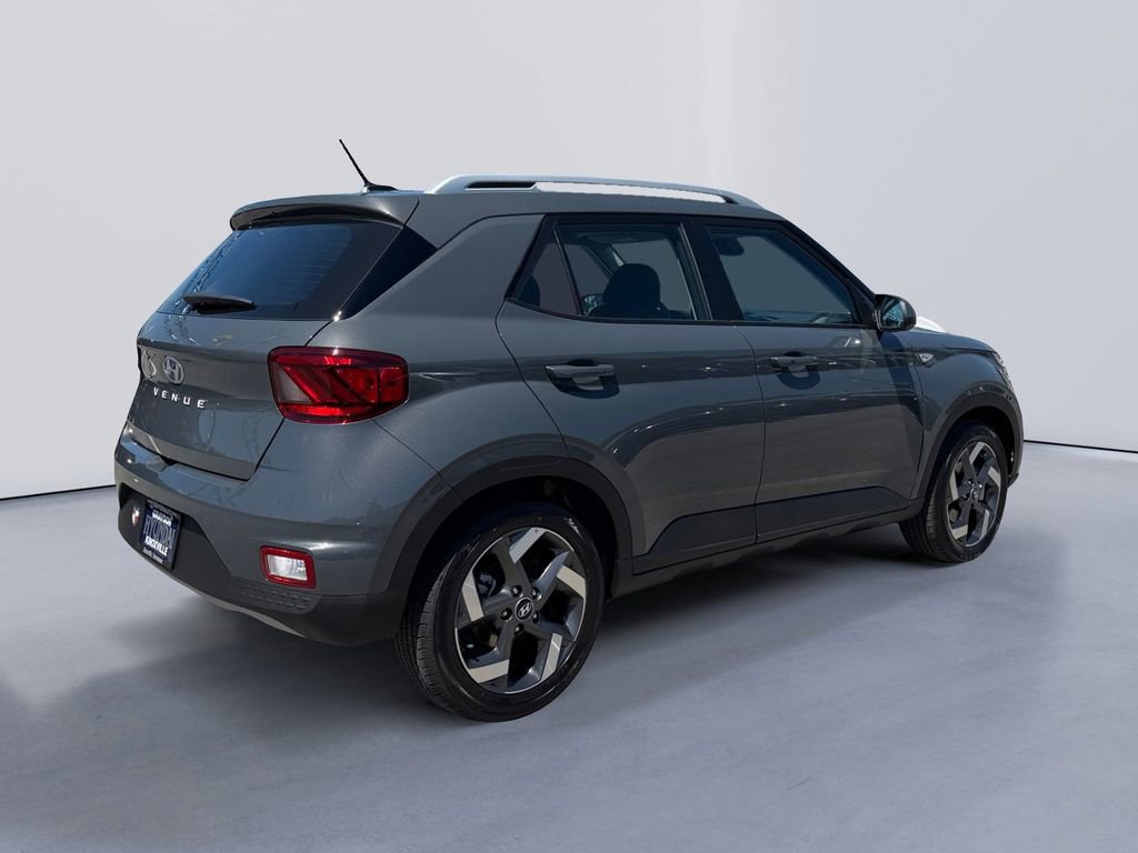 New 2026 Hyundai Venue SEL FWD image 3