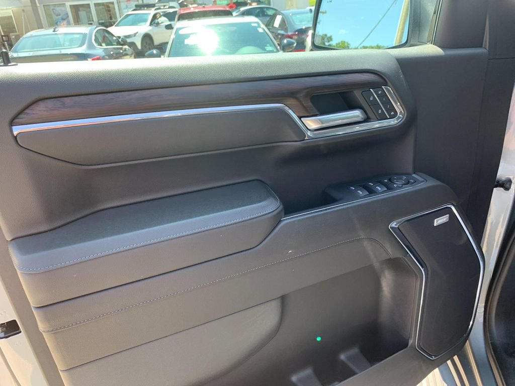 Used 2024 GMC Sierra 1500 SLT w/ SLT Premium Plus Package AWD/4WD image 8