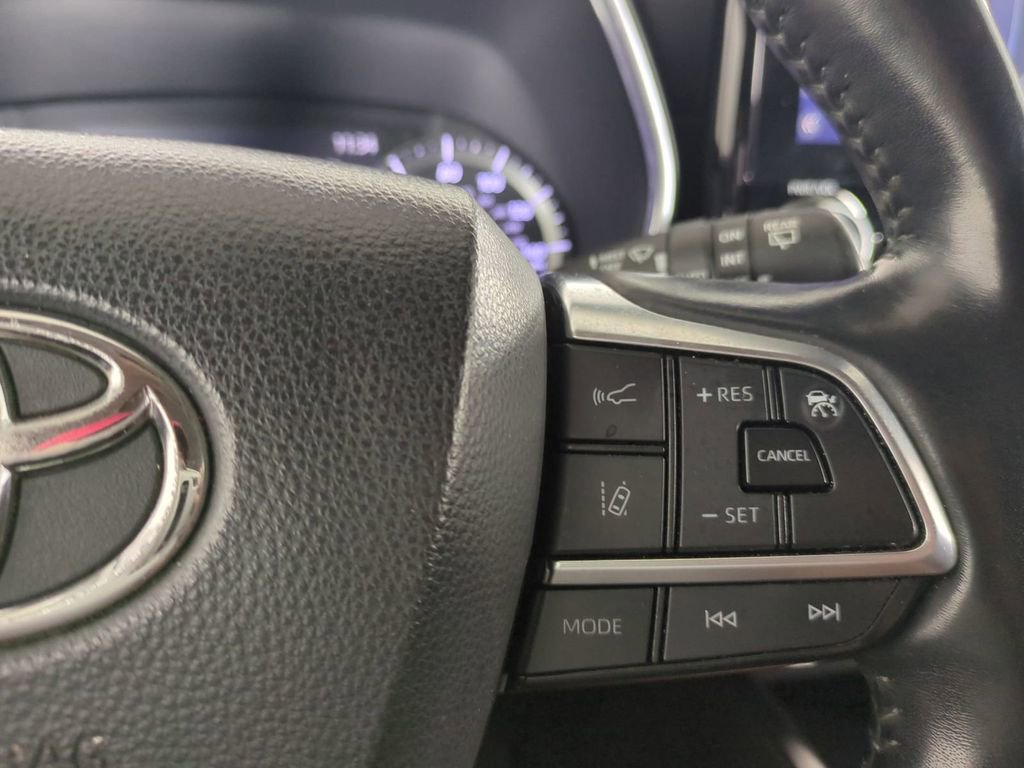 Used 2021 Toyota Highlander Platinum image 35