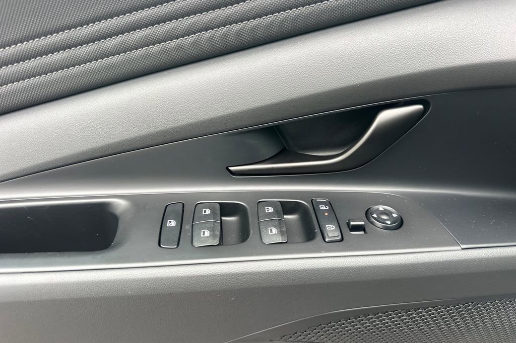 New 2026 Hyundai Elantra Hybrid FWD image 8
