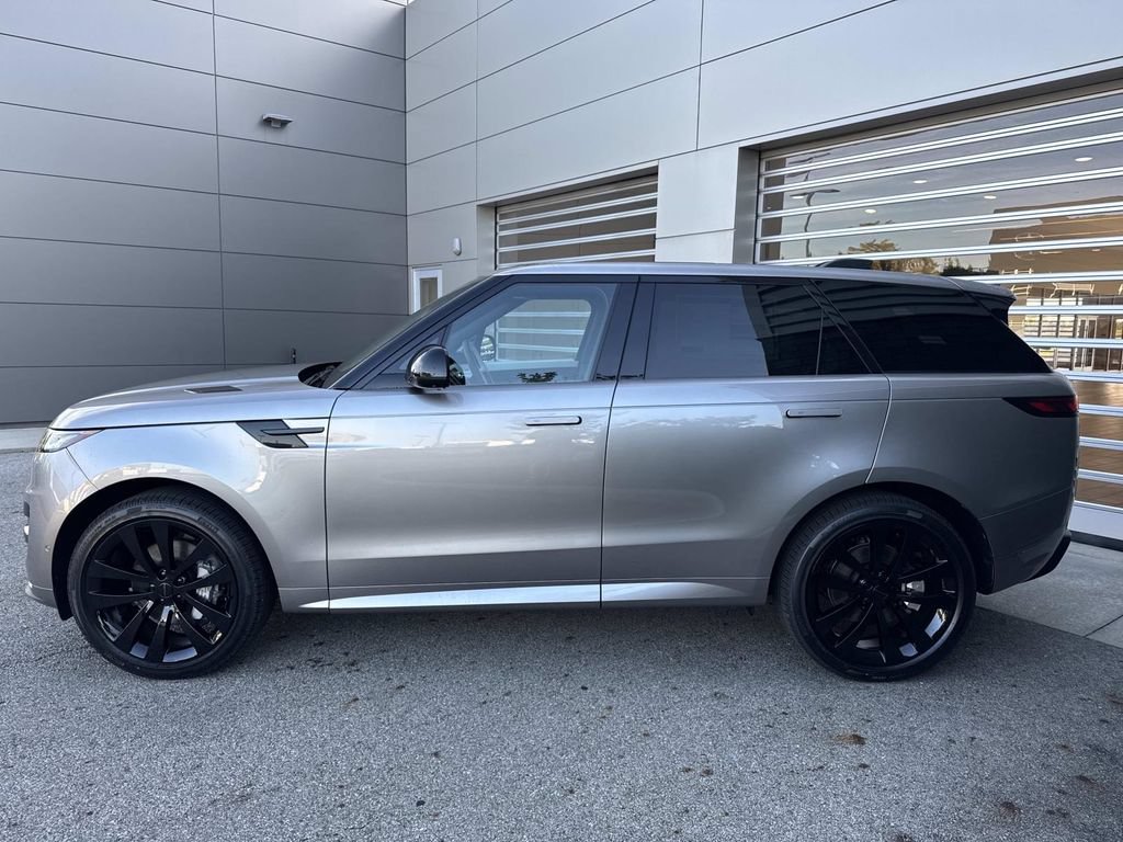 New 2026 Land Rover Range Rover Sport Dynamic SE AWD/4WD image 4