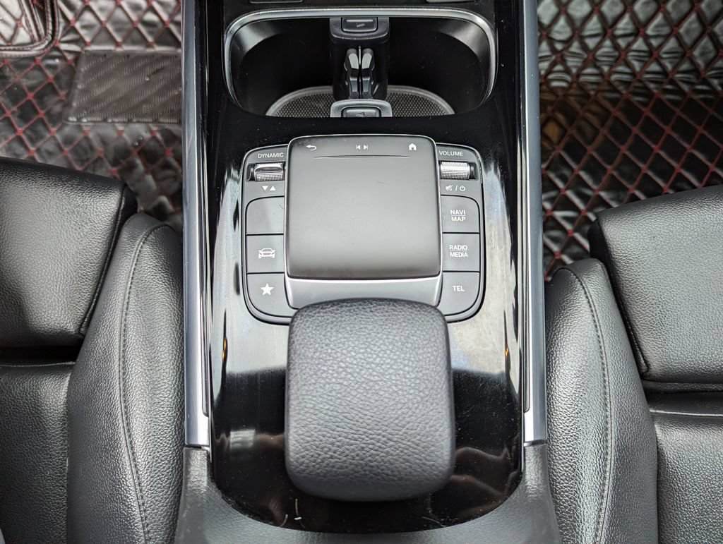 Used 2021 Mercedes-Benz GLA 250 4MATIC image 27