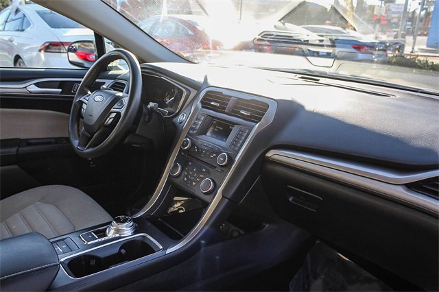 Used 2018 Ford Fusion S image 23