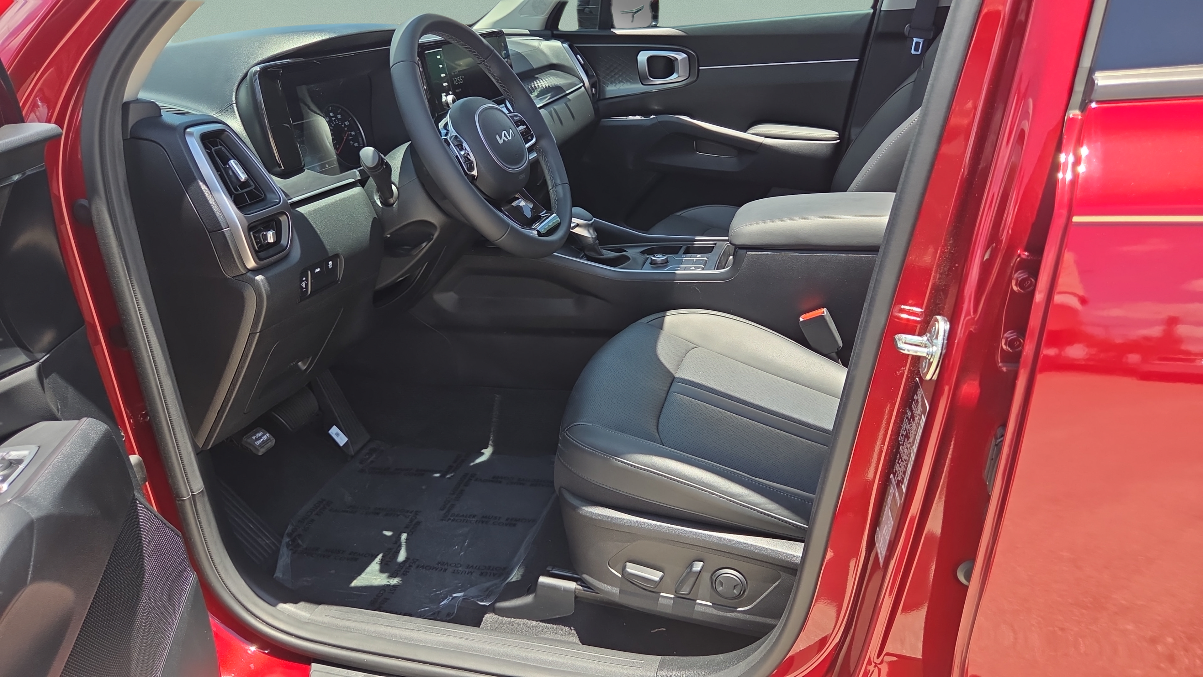 Used 2023 Kia Sorento S w/ Panoramic Sunroof Package FWD image 9