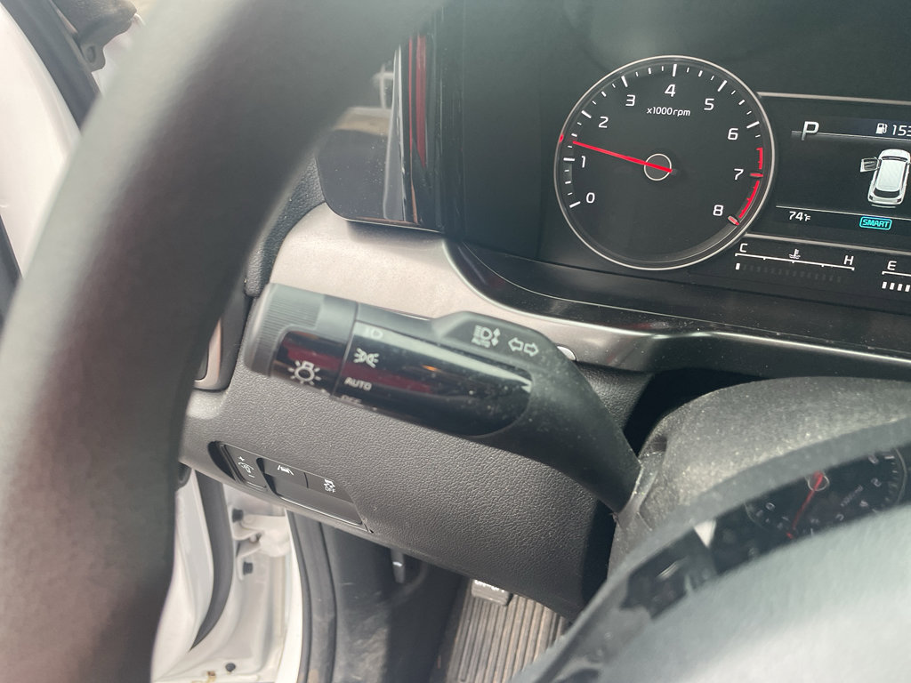 Used 2023 Kia Sorento LX AWD/4WD image 13