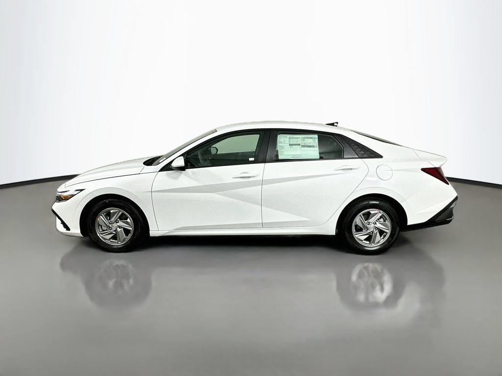 New 2026 Hyundai Elantra SE FWD image 8