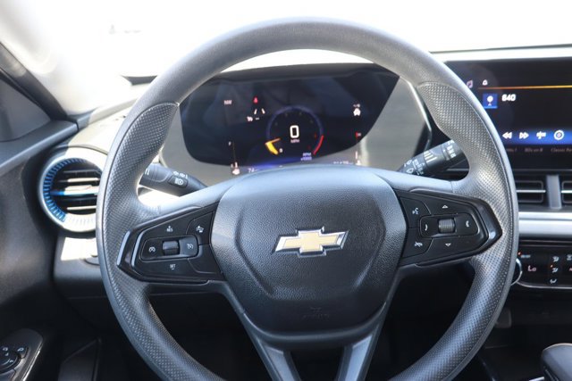 Used 2024 Chevrolet Trax LT FWD image 17