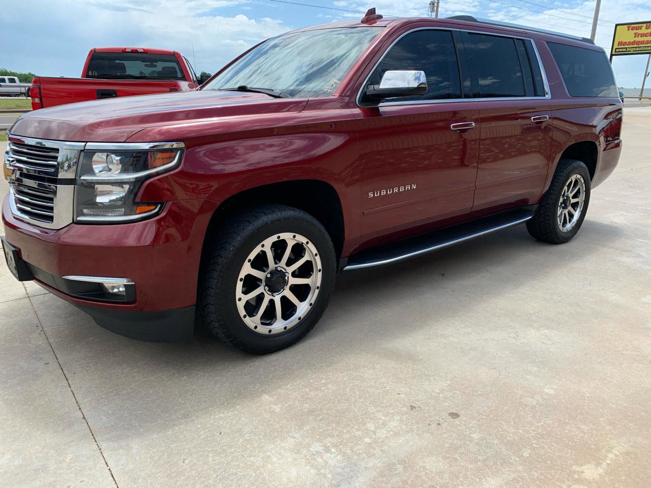 Used 2018 Chevrolet Suburban Premier AWD/4WD image 3