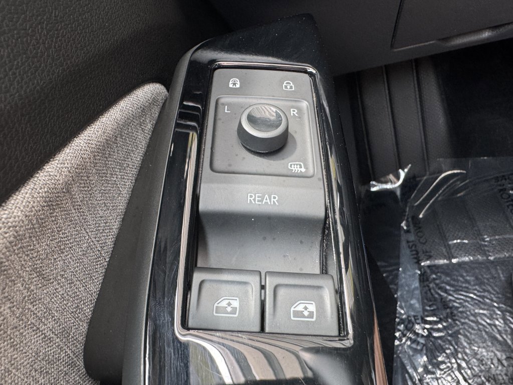 Used 2023 Volkswagen ID.4 Pro image 25