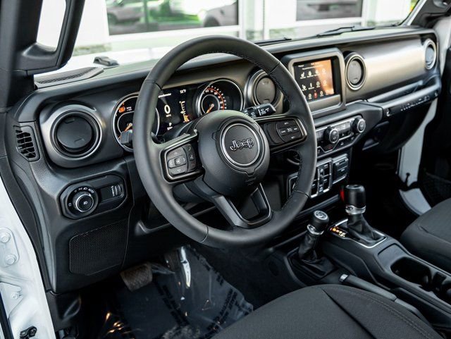 Used 2023 Jeep Wrangler Unlimited Sport image 16