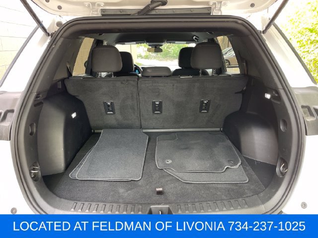 Used 2025 Chevrolet Equinox LT FWD image 24