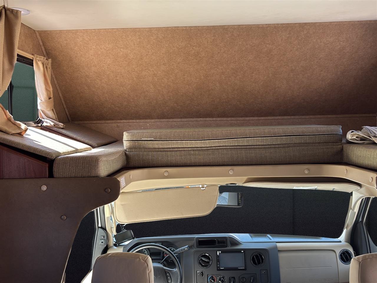 Used 2014 Ford E-450 and Econoline 450 Super Duty w/ Motorhome Prep Package RWD image 14