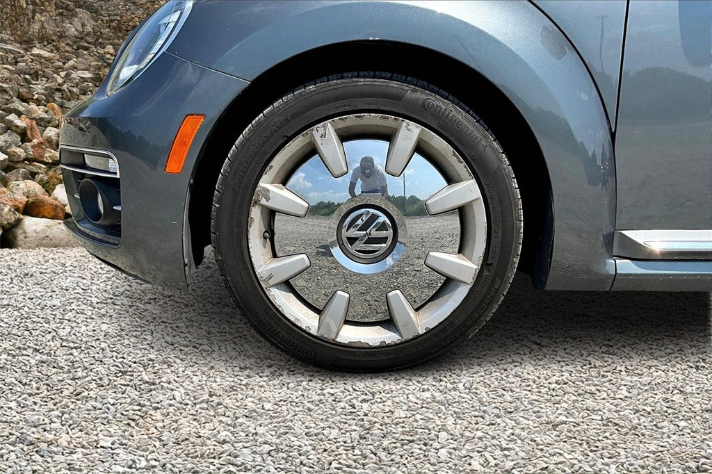 Used 2019 Volkswagen Beetle 2.0T SE image 8