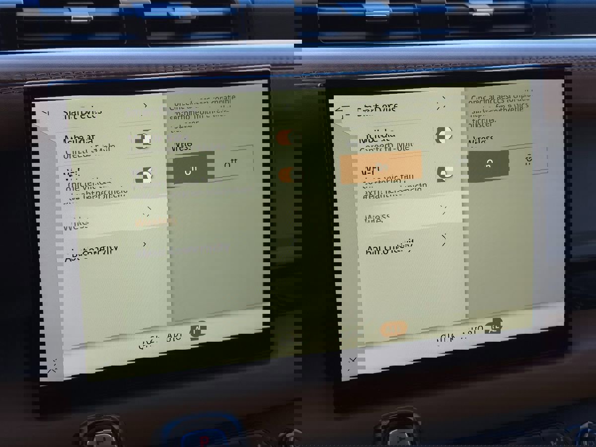 Used 2023 Land Rover Defender 130 S image 56