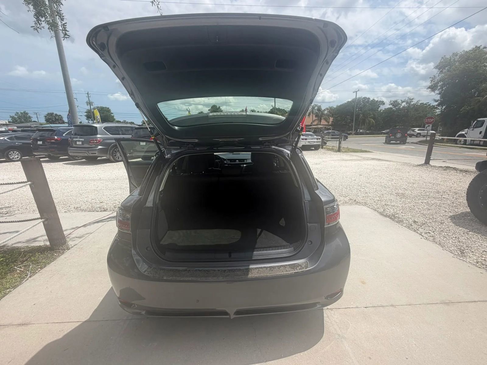 Used 2013 Lexus CT 200h w/ Premium Pkg w/Backup Camera FWD image 15