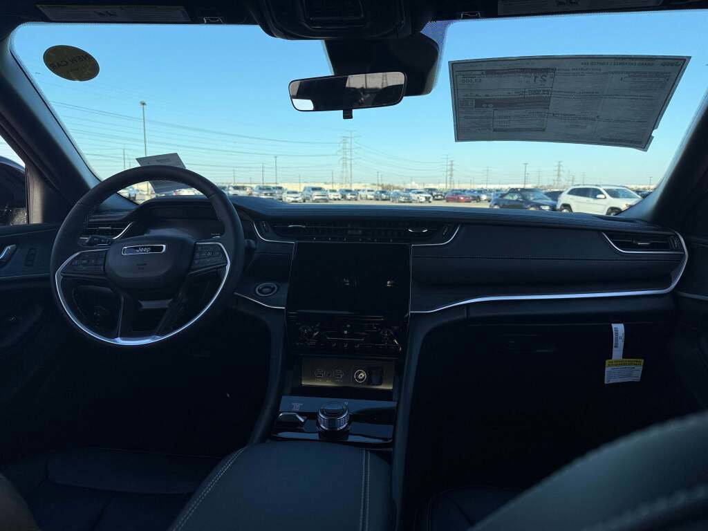 New 2025 Jeep Grand Cherokee L Limited image 23
