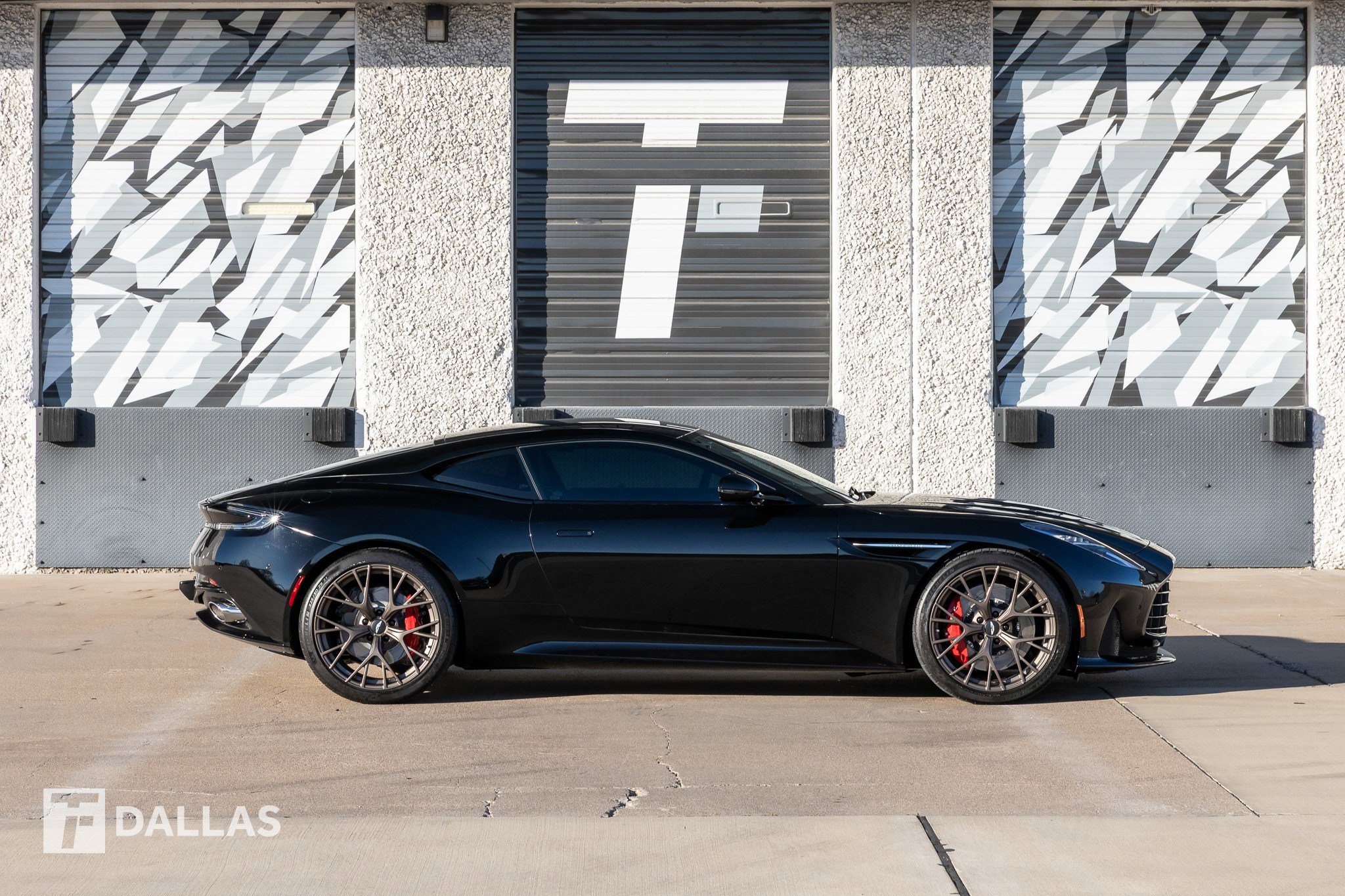 Used 2024 Aston Martin DB12 Coupe image 17