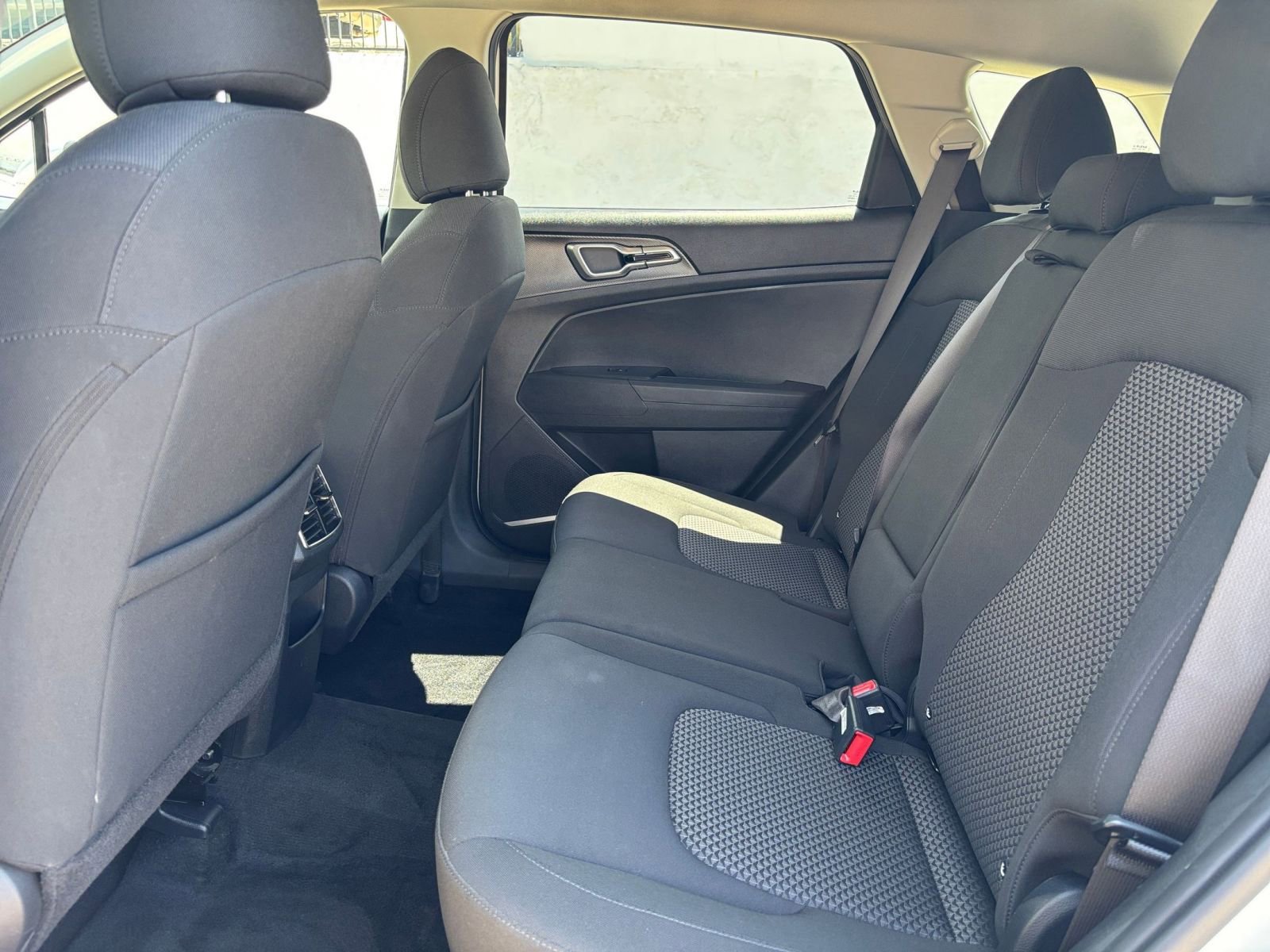 Used 2025 Kia Sportage LX FWD image 24
