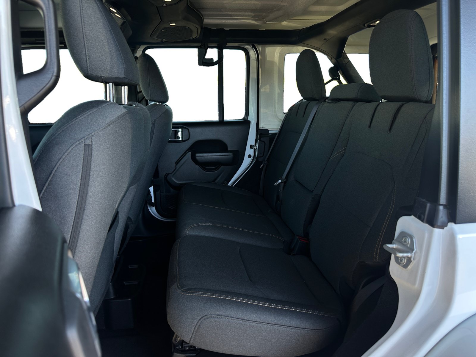Used 2024 Jeep Wrangler Unlimited AWD/4WD image 13