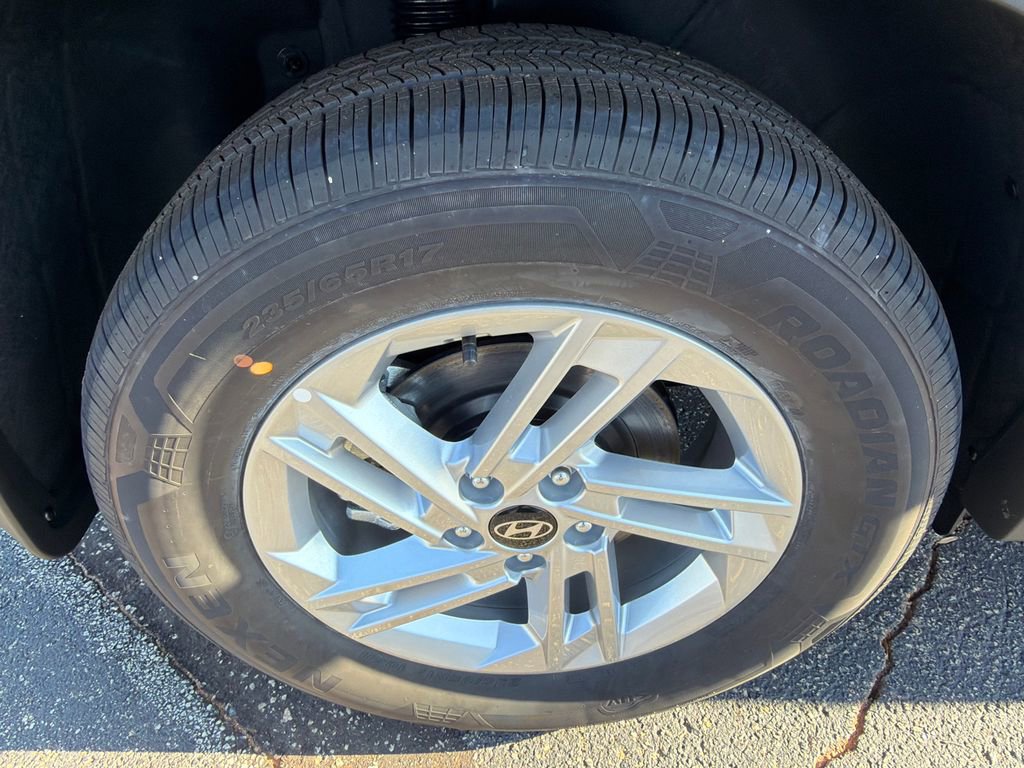 New 2026 Hyundai Tucson SE image 17