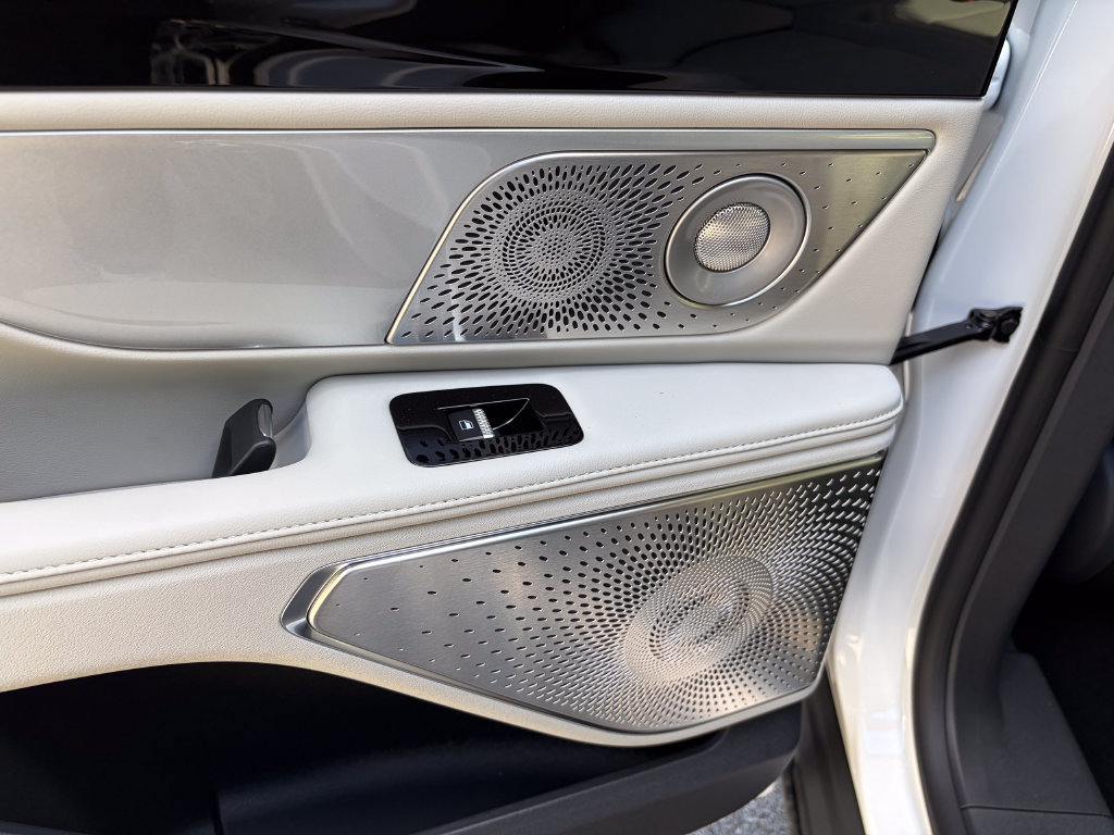 New 2026 Lincoln Nautilus Reserve AWD/4WD image 18
