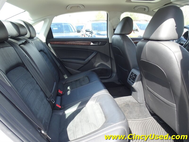 Used 2013 Volkswagen Passat 3.6 SEL Premium FWD image 13