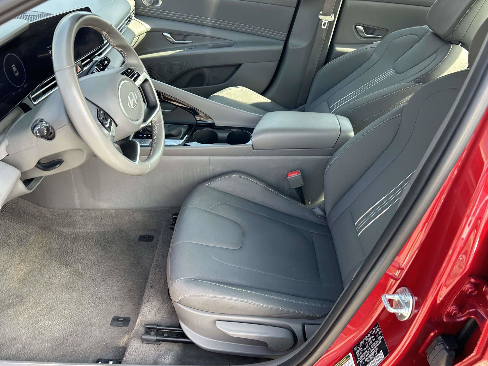 Used 2025 Hyundai Elantra SEL FWD image 15